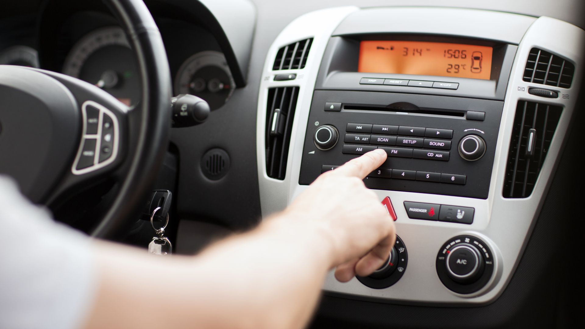 Changing car radio source