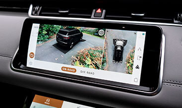 Evoque 2021 3D Surround Camera providing a simulated 3D view and 360 overhead perspective for easier maneuvering.