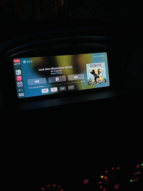 BMW E92 with Mr12Volt P2000 CarPlay UI