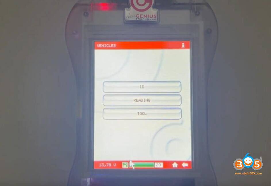 Dimsport New Genius Initiating ECU Reading Process on Touchscreen