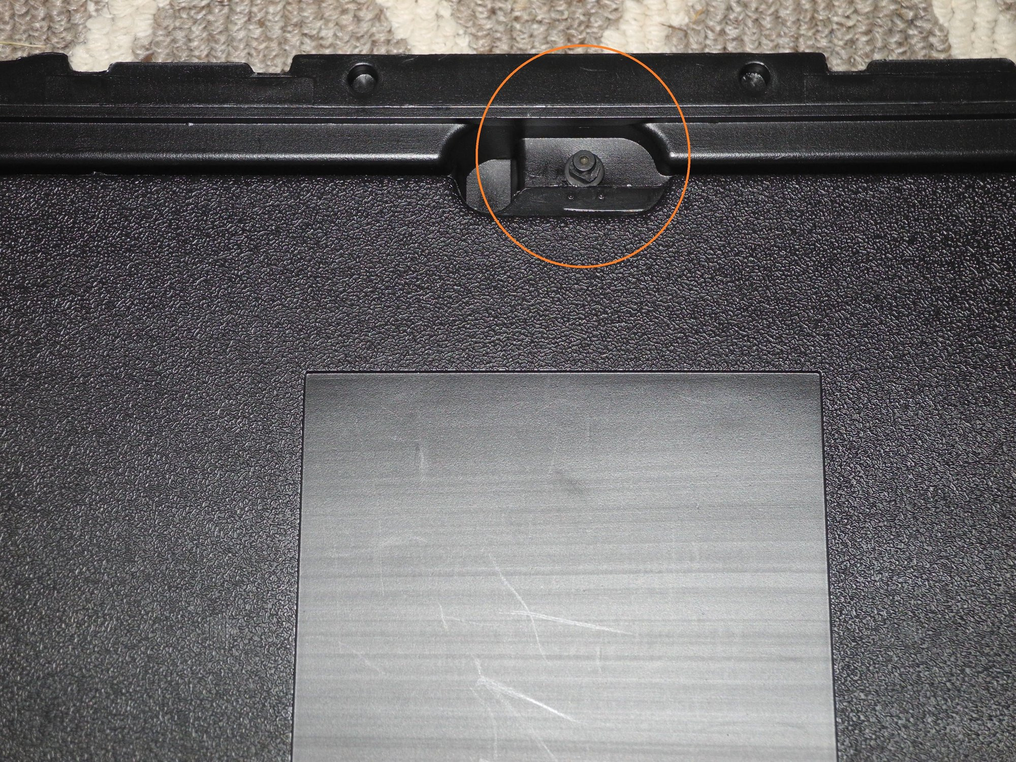 Image showing broken clip on the Bosch Mastertech VCI case