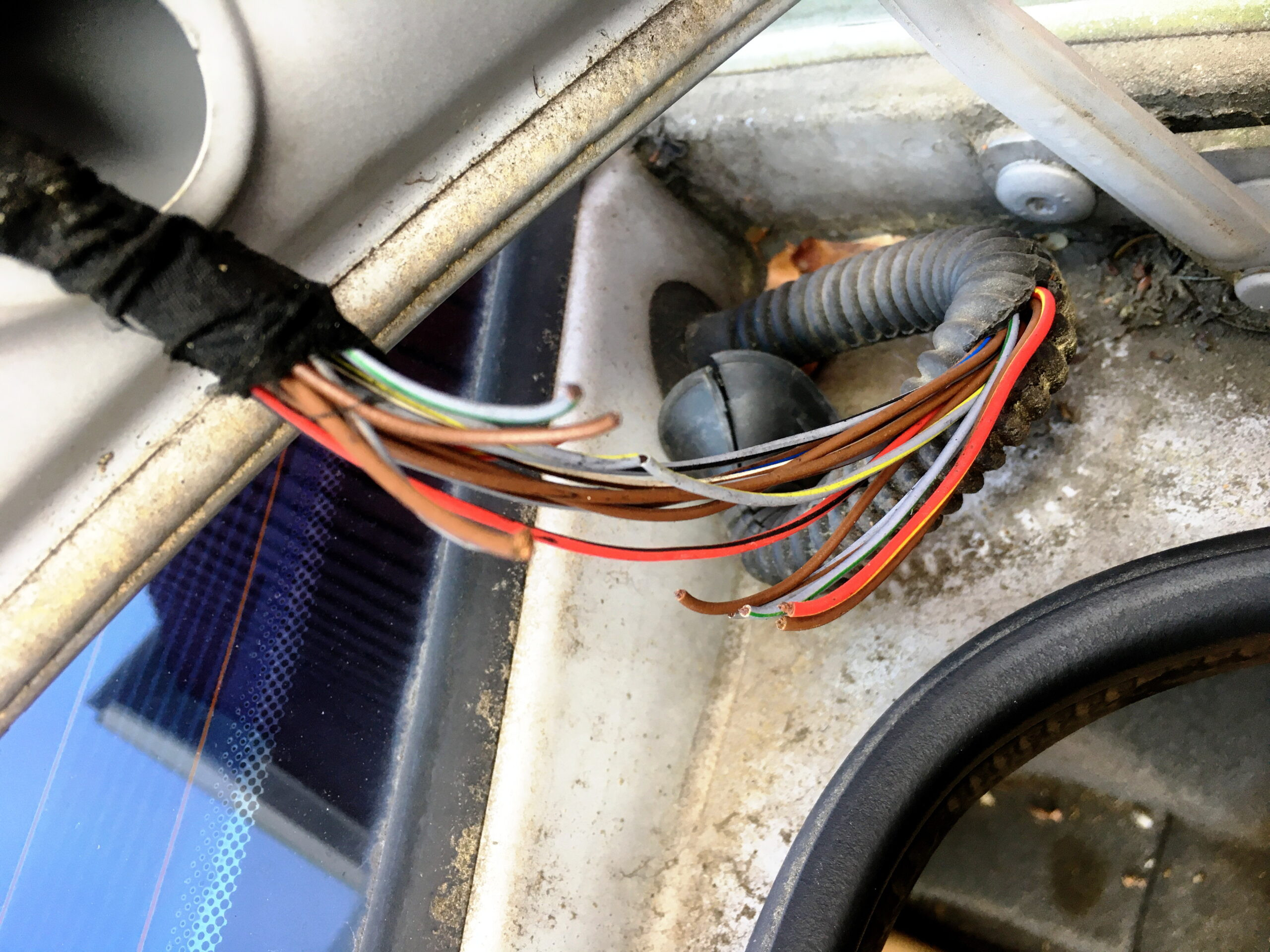 car wiring cut closeup